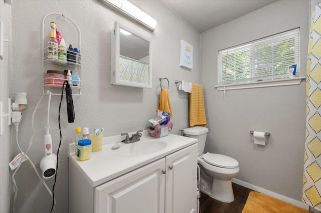 555 W Main Street, Lancaster, TX 75146