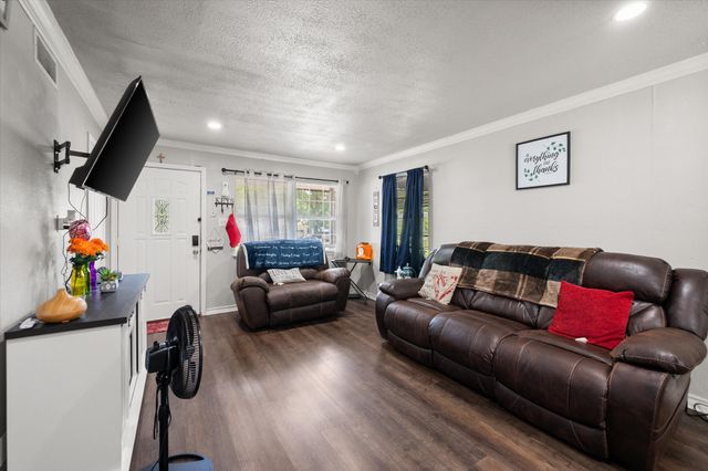 555 W Main Street, Lancaster, TX 75146