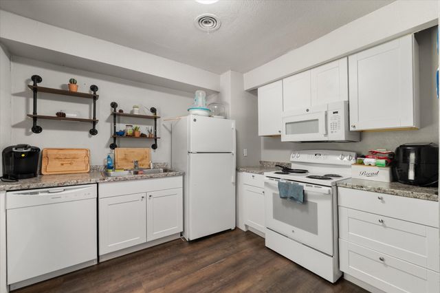 555 W Main Street, Lancaster, TX 75146