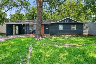 555 W Main Street, Lancaster, TX 75146