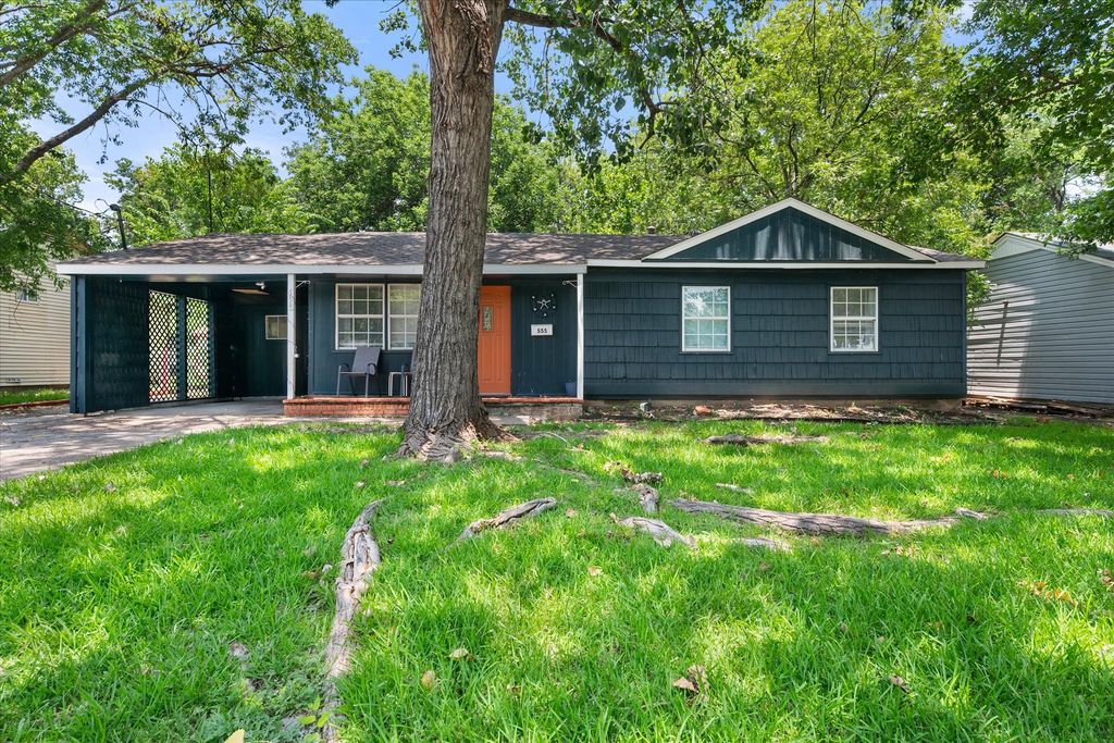555 W Main Street, Lancaster, TX 75146