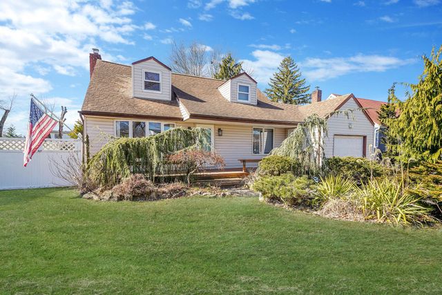 22 Jean Drive, North Babylon, NY 11703