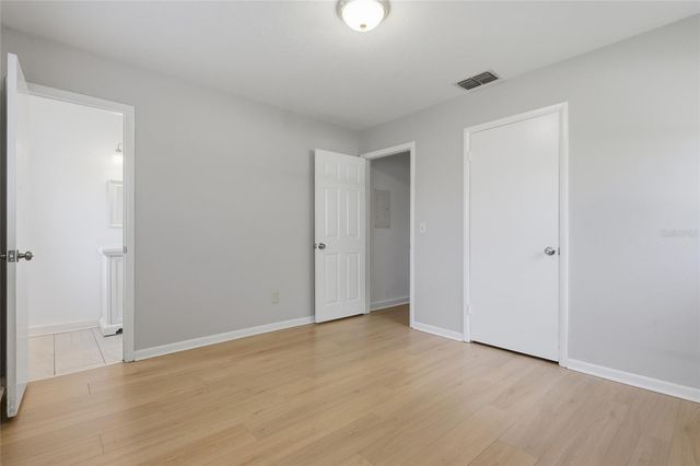 410 S OAKWOOD AVENUE, Brandon, FL 33511