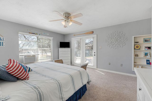 318 Clear Creek DR, Burnet, TX 78611