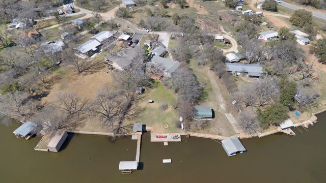 318 Clear Creek DR, Burnet, TX 78611