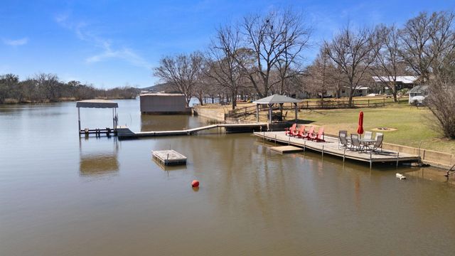 318 Clear Creek DR, Burnet, TX 78611