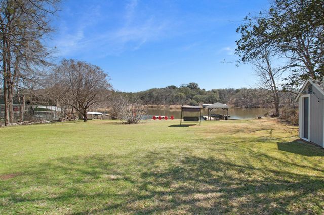 318 Clear Creek DR, Burnet, TX 78611