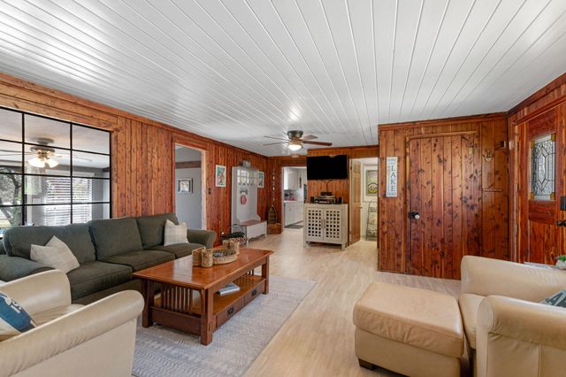 318 Clear Creek DR, Burnet, TX 78611