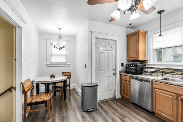 79 Marsden St, Springfield, MA 01109