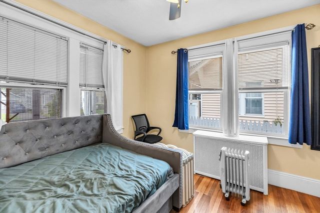 79 Marsden St, Springfield, MA 01109