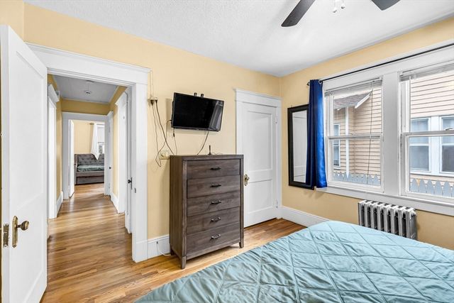 79 Marsden St, Springfield, MA 01109