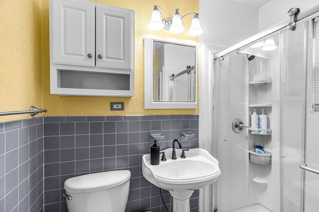 79 Marsden St, Springfield, MA 01109