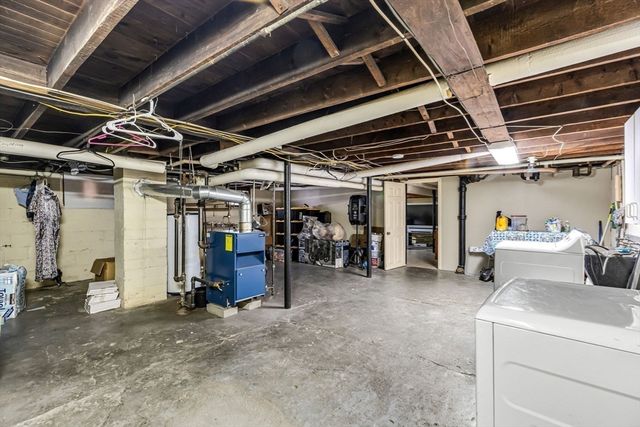 79 Marsden St, Springfield, MA 01109