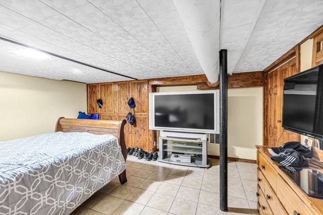 79 Marsden St, Springfield, MA 01109