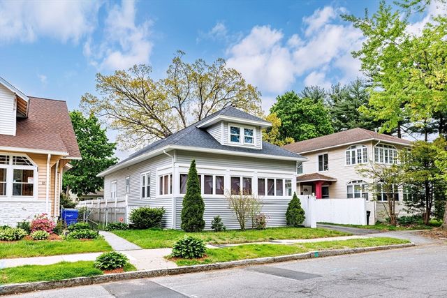 79 Marsden St, Springfield, MA 01109