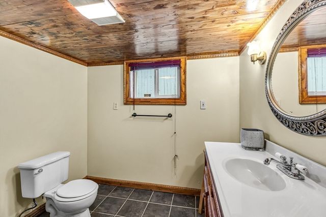 79 Marsden St, Springfield, MA 01109
