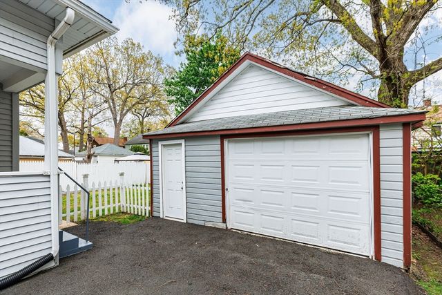79 Marsden St, Springfield, MA 01109