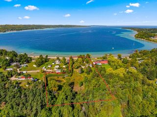 10910 S Shore Road, Suttons Bay Twp, MI 49682