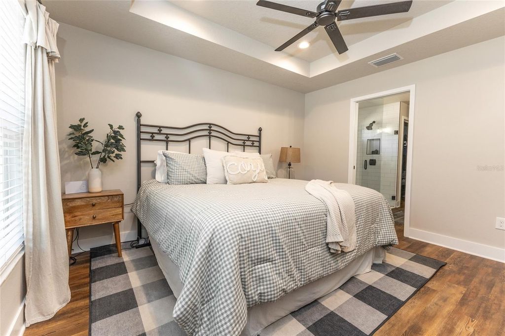 Image 20 of property listing at 9036 COUNTY ROAD 121, Wildwood, FL 34785