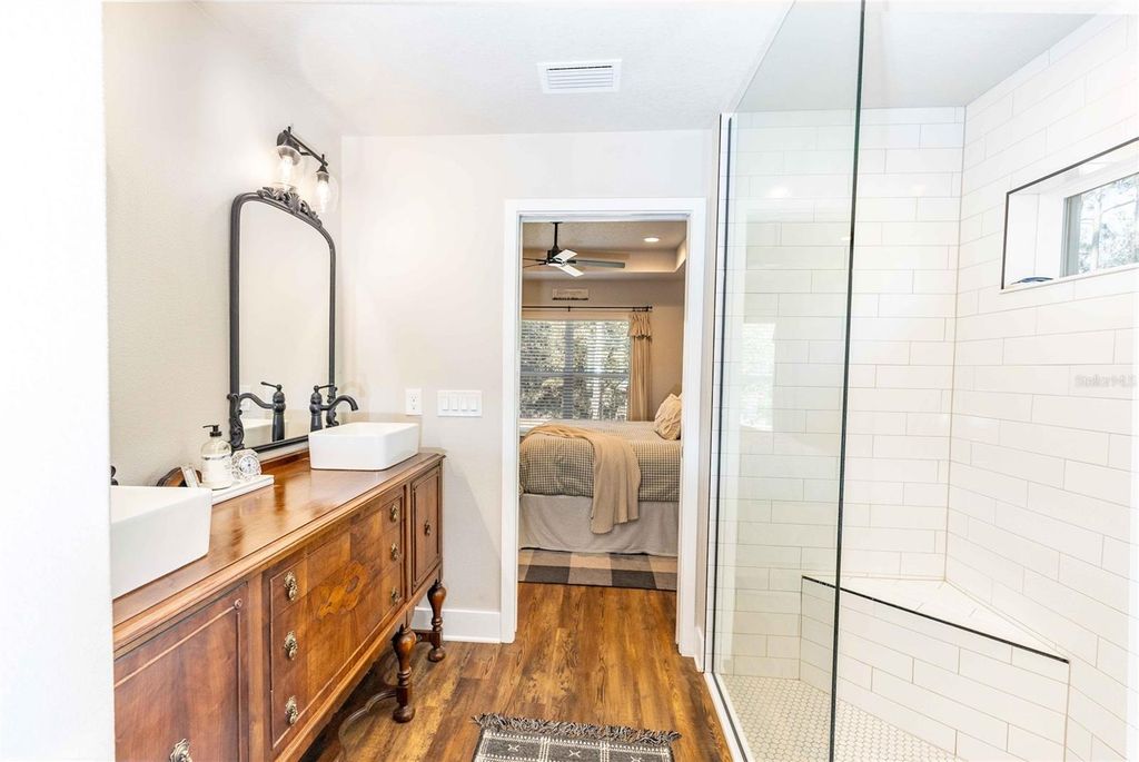 Image 23 of property listing at 9036 COUNTY ROAD 121, Wildwood, FL 34785