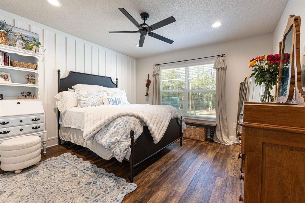 Image 26 of property listing at 9036 COUNTY ROAD 121, Wildwood, FL 34785