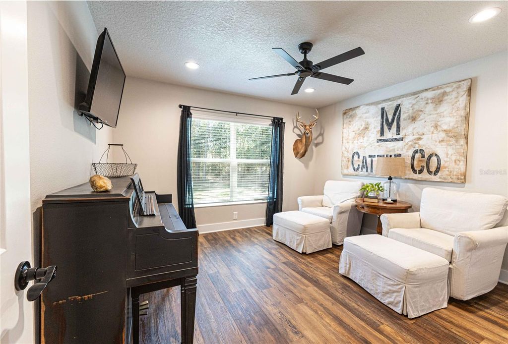 Image 30 of property listing at 9036 COUNTY ROAD 121, Wildwood, FL 34785