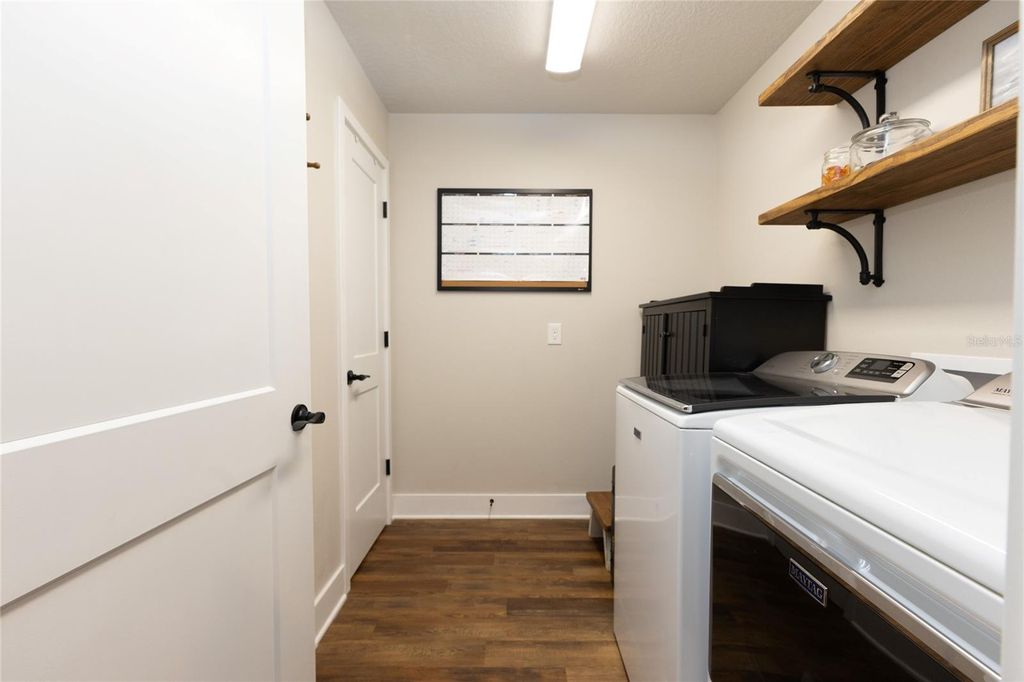 Image 32 of property listing at 9036 COUNTY ROAD 121, Wildwood, FL 34785