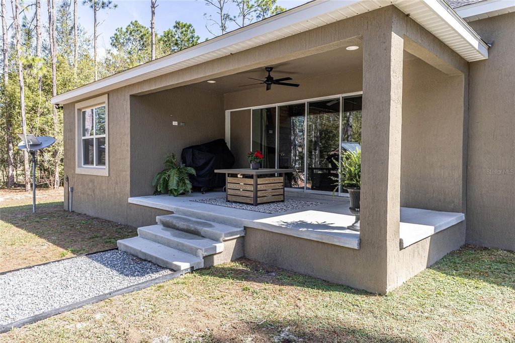 Image 33 of property listing at 9036 COUNTY ROAD 121, Wildwood, FL 34785