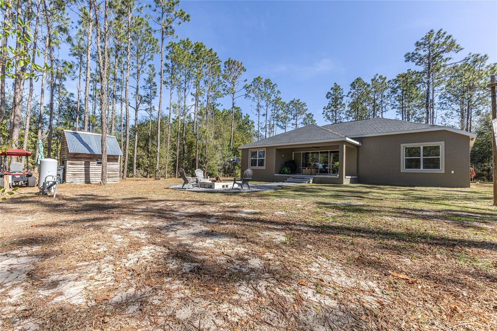 Image 36 of property listing at 9036 COUNTY ROAD 121, Wildwood, FL 34785