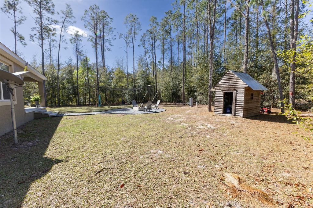 Image 39 of property listing at 9036 COUNTY ROAD 121, Wildwood, FL 34785