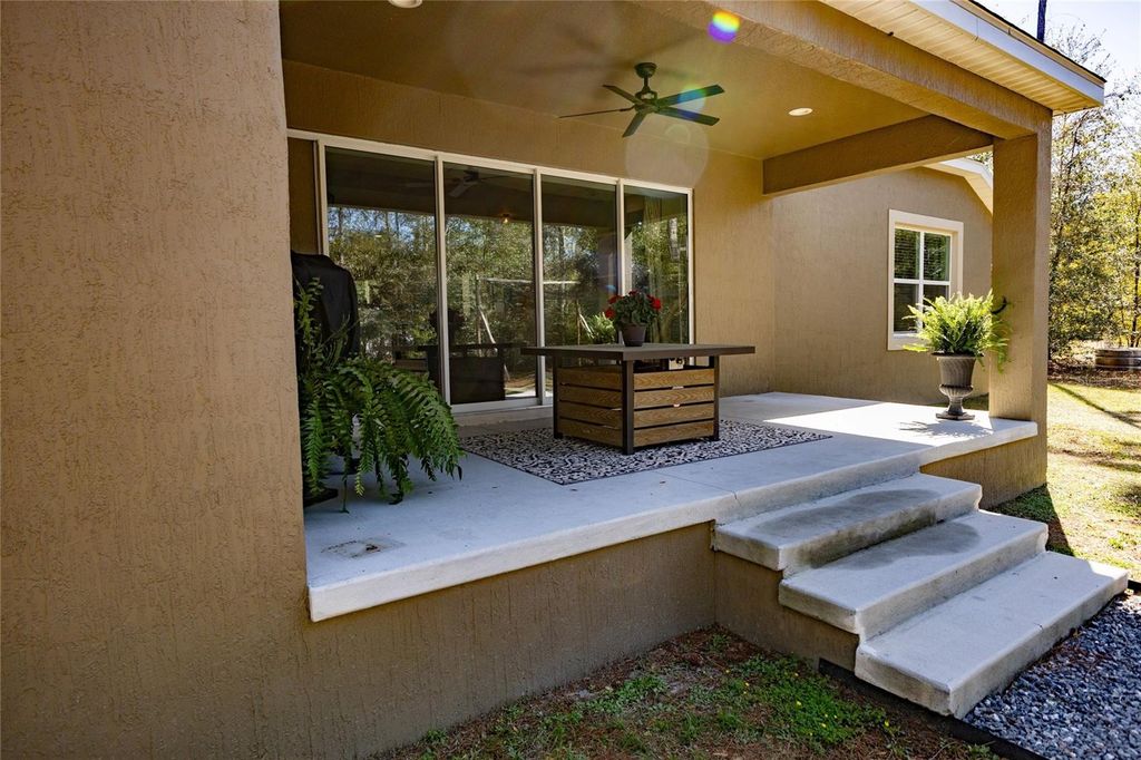 Image 41 of property listing at 9036 COUNTY ROAD 121, Wildwood, FL 34785