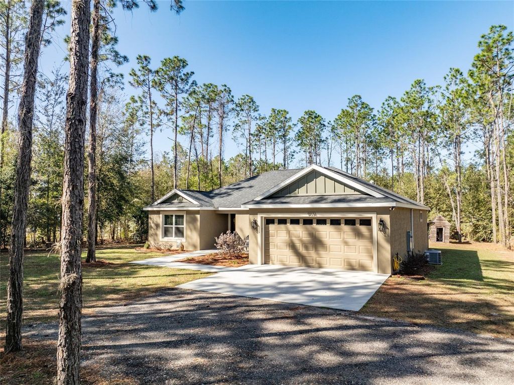 Image 45 of property listing at 9036 COUNTY ROAD 121, Wildwood, FL 34785