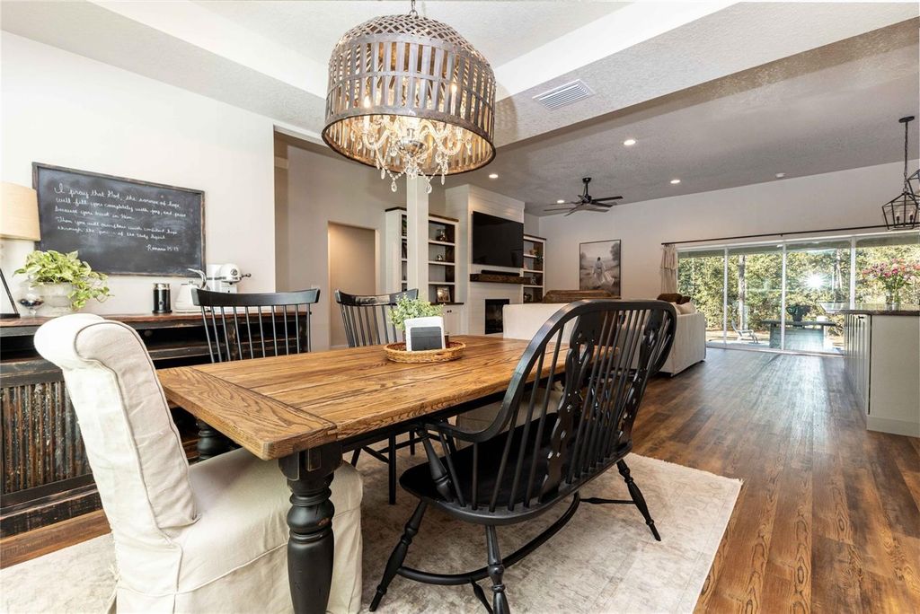 Image 10 of property listing at 9036 COUNTY ROAD 121, Wildwood, FL 34785