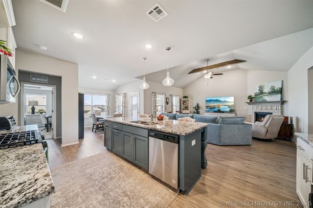 1671 E 140th Street, Glenpool, OK 74033