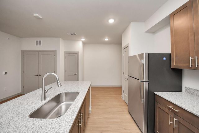 4639 Techniplex Drive 1416, Stafford, TX 77477