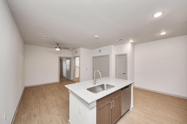 4639 Techniplex Drive 1416, Stafford, TX 77477