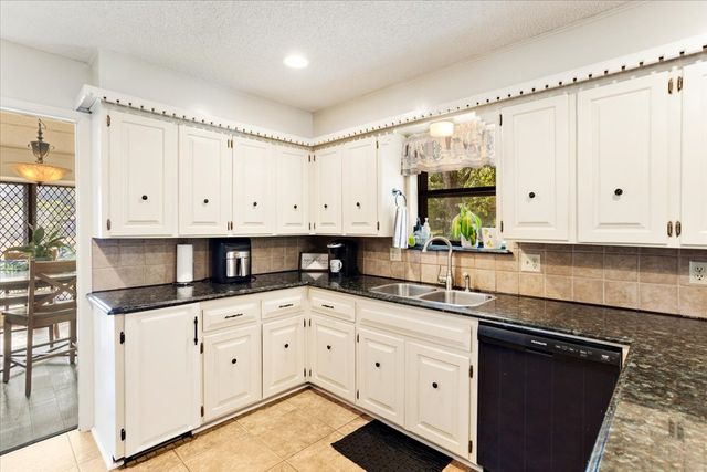 110 Bois D Arc Street, Tom Bean, TX 75491