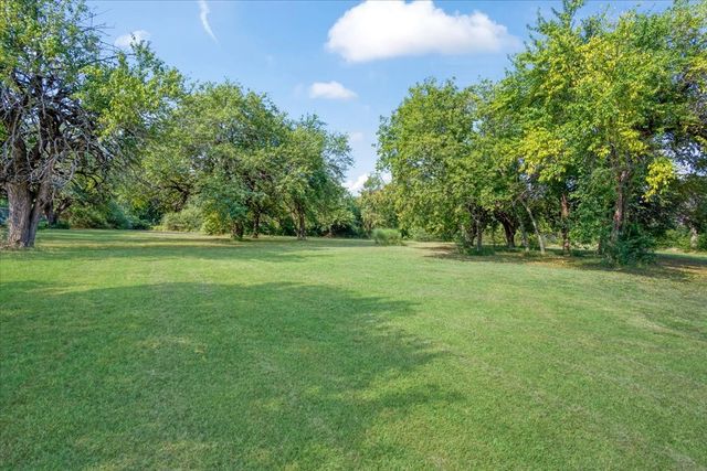 110 Bois D Arc Street, Tom Bean, TX 75491