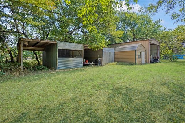 110 Bois D Arc Street, Tom Bean, TX 75491