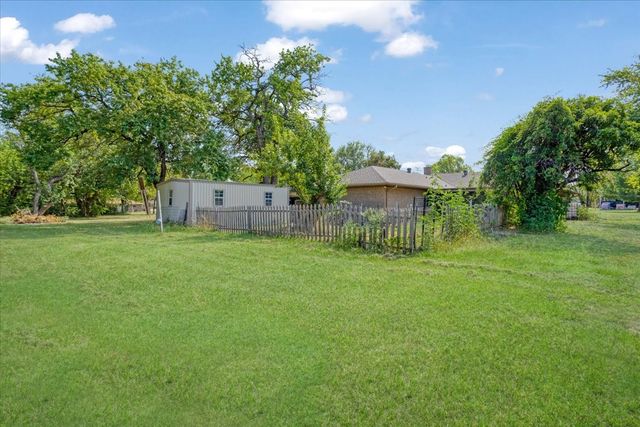 110 Bois D Arc Street, Tom Bean, TX 75491