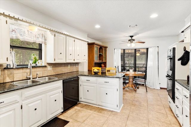 110 Bois D Arc Street, Tom Bean, TX 75491