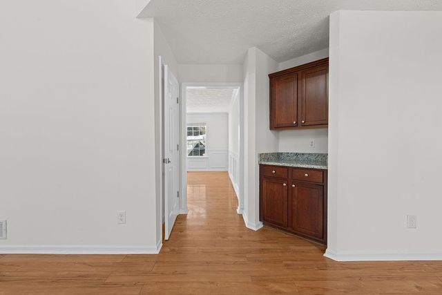 670 Roxford Ln, Buford, GA 30518