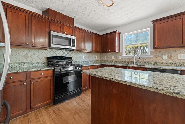 670 Roxford Ln, Buford, GA 30518