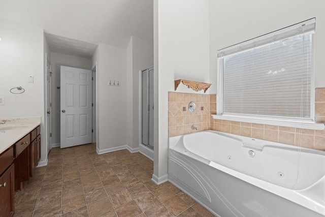 670 Roxford Ln, Buford, GA 30518