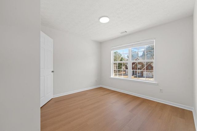 670 Roxford Ln, Buford, GA 30518