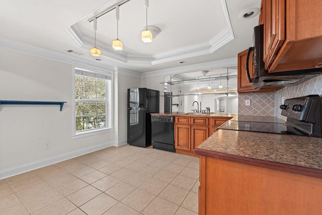 670 Roxford Ln, Buford, GA 30518