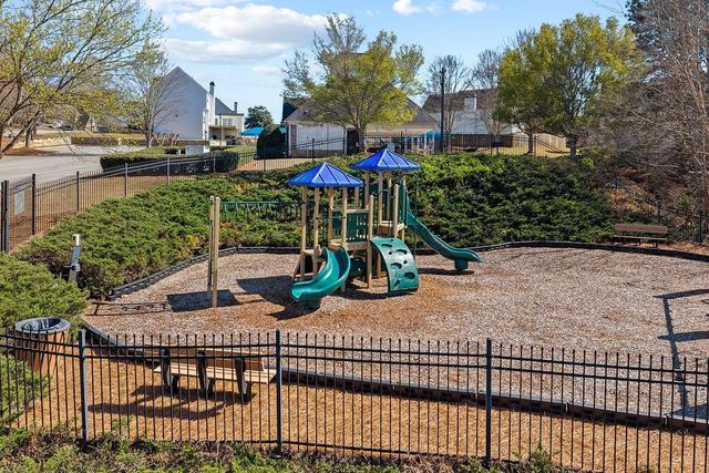 670 Roxford Ln, Buford, GA 30518