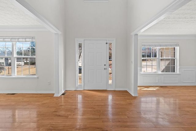 670 Roxford Ln, Buford, GA 30518