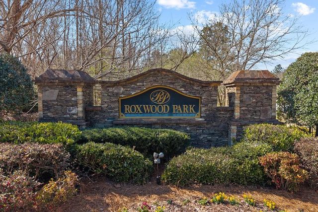 670 Roxford Ln, Buford, GA 30518