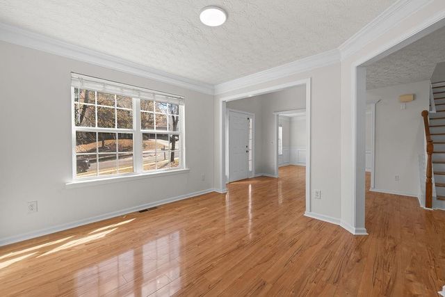 670 Roxford Ln, Buford, GA 30518